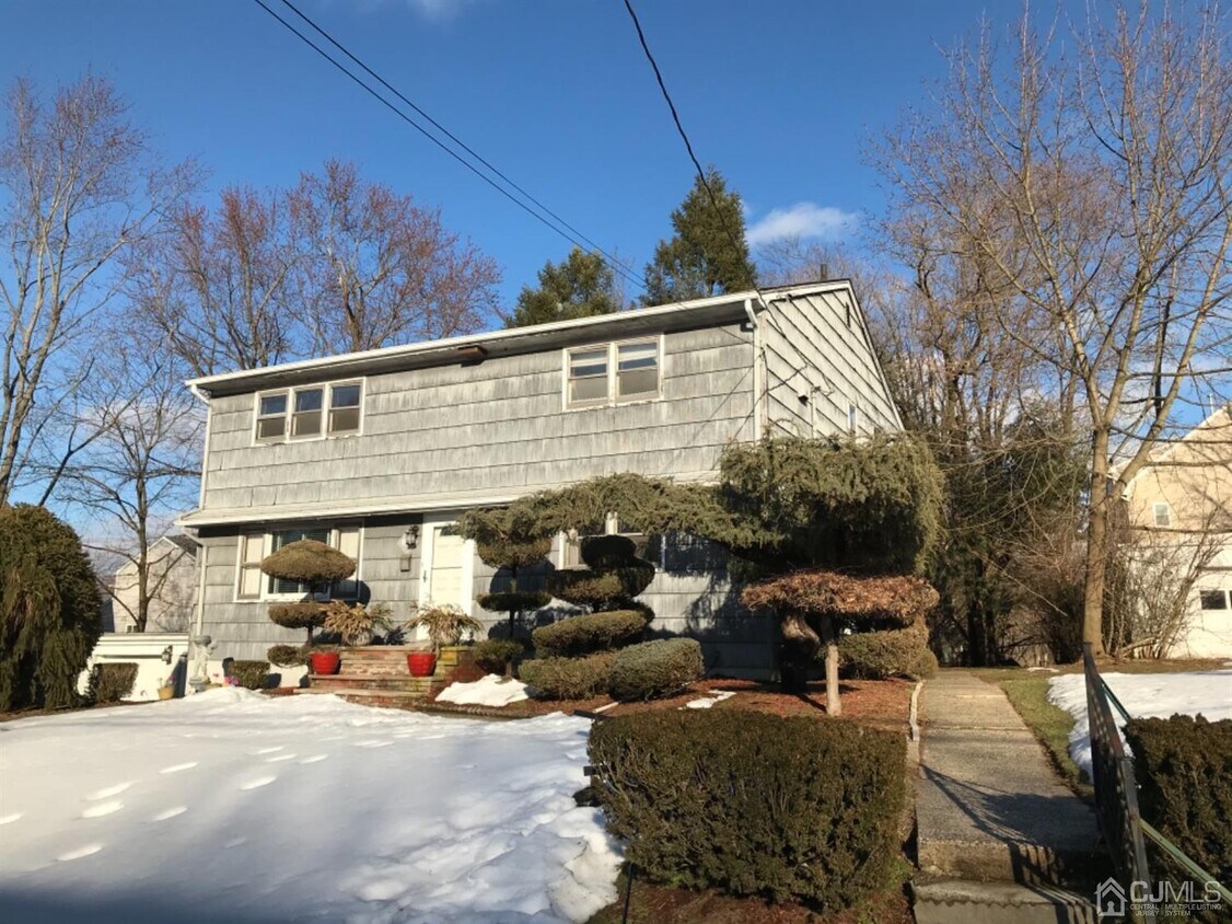 Primary Photo - 123 Highland Ave