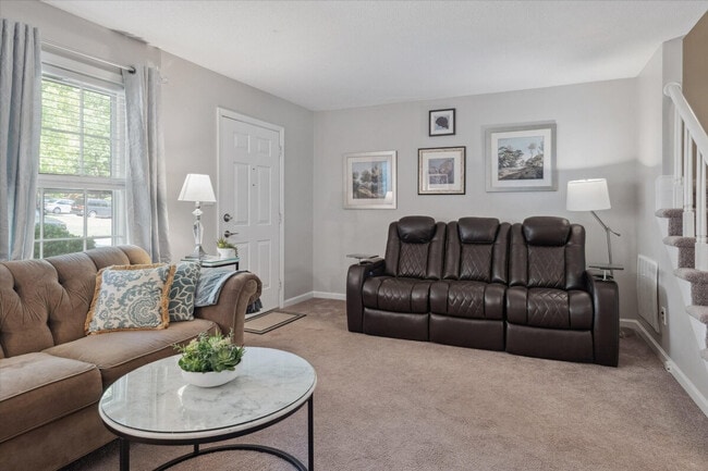 Foto del edificio - 107 Barbary Ct