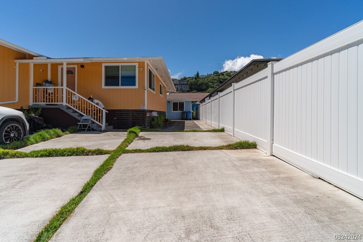 Photo - Must See -$4200  Newly built 3Bd 2ba 2Pkg SFH - 2454 Pauoa Road
