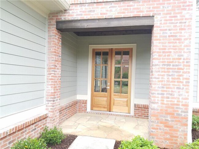 Foto del edificio - 1283 N Druid Hills Rd NE