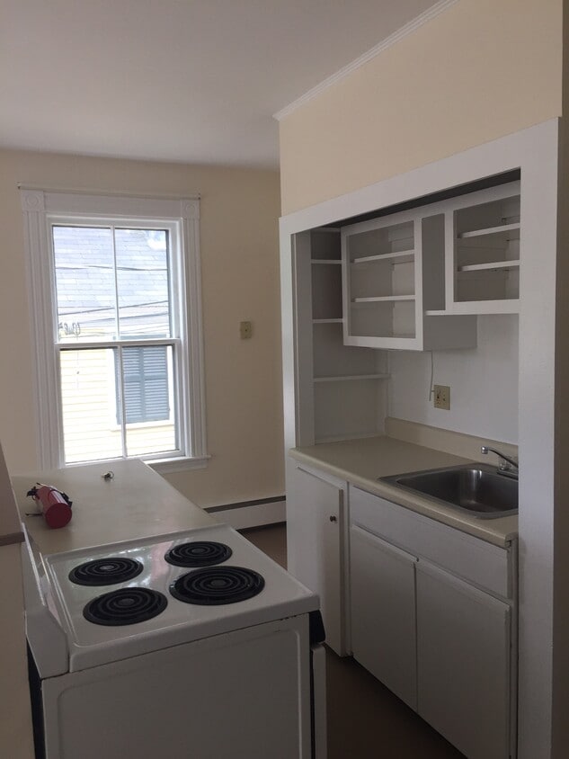 Primary Photo - 24 Water St