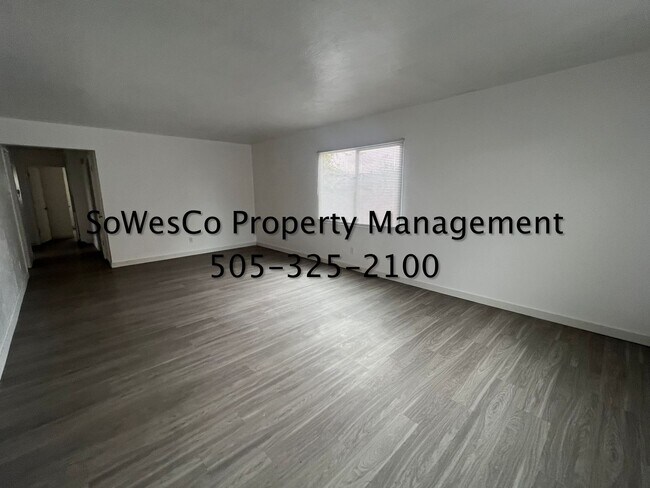 Foto del edificio - Updated 3 Bedroom 2 Bath 1 Car Garage