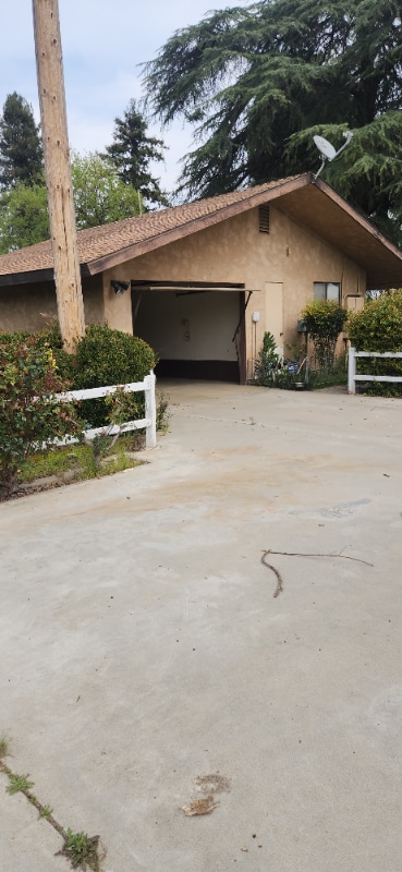 Building Photo - 9905 Ave 404