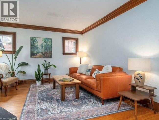 Photo du bâtiment - 38 Highland Rd W