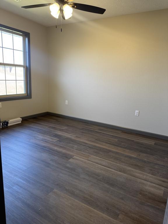 Foto del edificio - 1301 Deerlake Rd