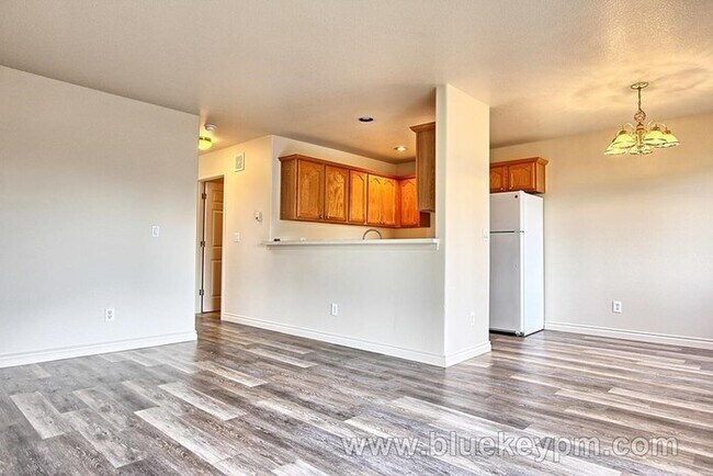 Foto del edificio - 3 Bed, 1.5 Bath Duplex in Hazel Dell Close to Bus Lines and Shopping