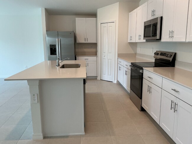 Foto del edificio - Spacious New Construction Rental – 4 Bedrooms, 3 Baths