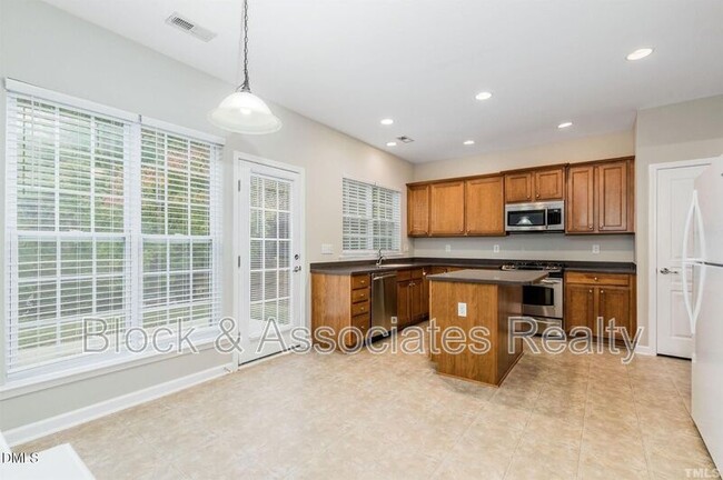 Building Photo - 2101 Addenbrock Dr