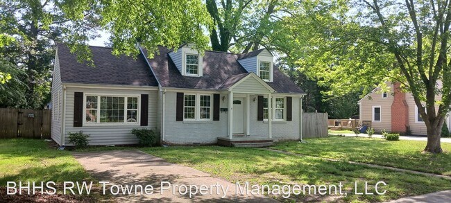 Building Photo - 3 br, 1 bath House - 4 Monument Drive