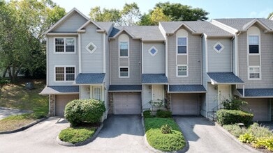 Building Photo - 19 Hawthorne Dr