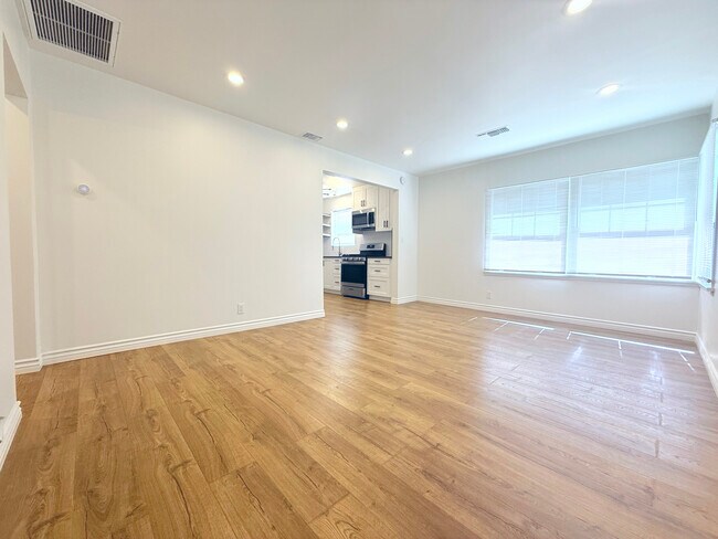 Foto del edificio - 1720 N Hollywood Way