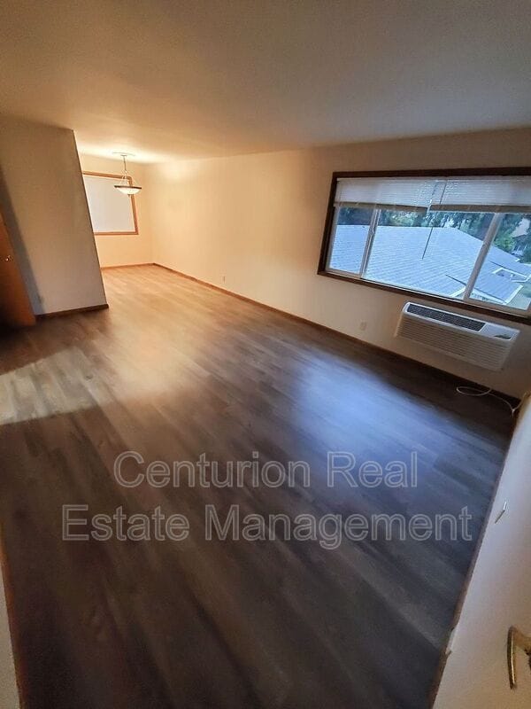 Foto del edificio - 1359 Fir St S