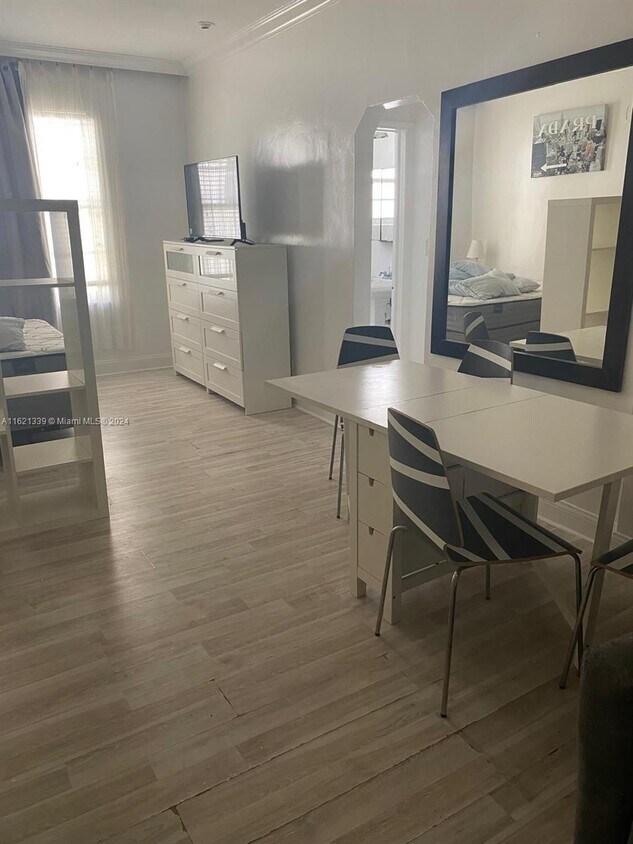 Foto del edificio - 1535 Meridian Ave