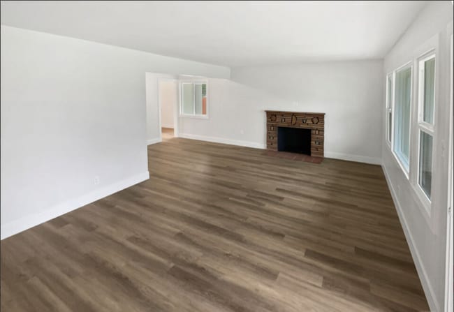 Building Photo - 704 Mountain Ave