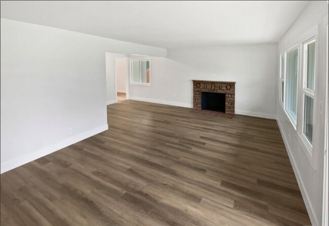 Foto del edificio - 704 Mountain Ave