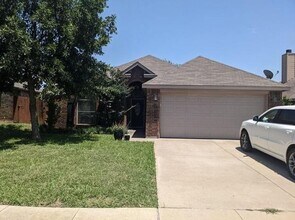 Building Photo - 9520 Tomahawk Trail