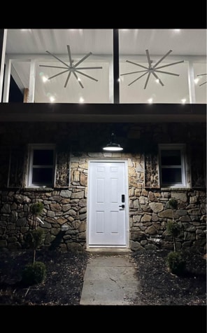 Building Photo - 1211 St Stephens Church Rd