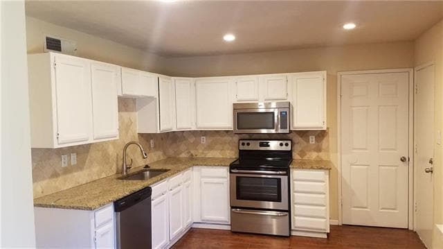 Foto del edificio - 504 Scarlet Oak Dr