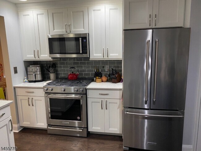 Foto del edificio - 264 Riveredge Dr