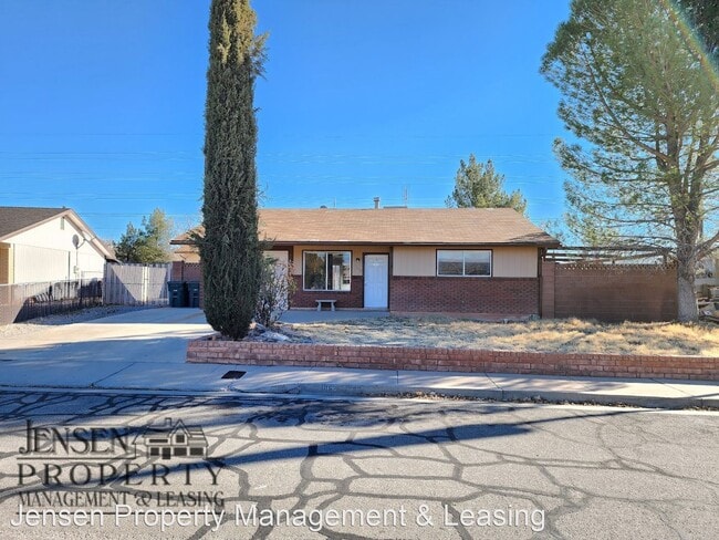 Foto del edificio - 4 br, 2 bath House - 1062 North 1900 West