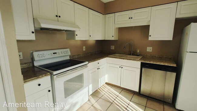 Building Photo - 3 br, 2 bath House - 1287 Howland Boulevard
