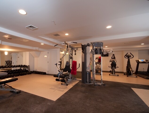 Building Photo - 6405 Yellowstone Blvd