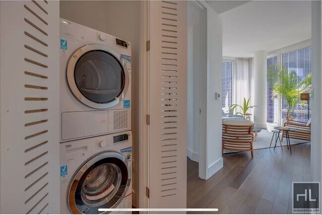Foto del edificio - NO FEE One Bed in Turtle Bay! Won't Stay o...