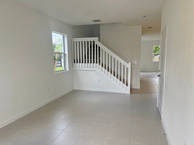 Foto del edificio - 18406 SW 2nd St