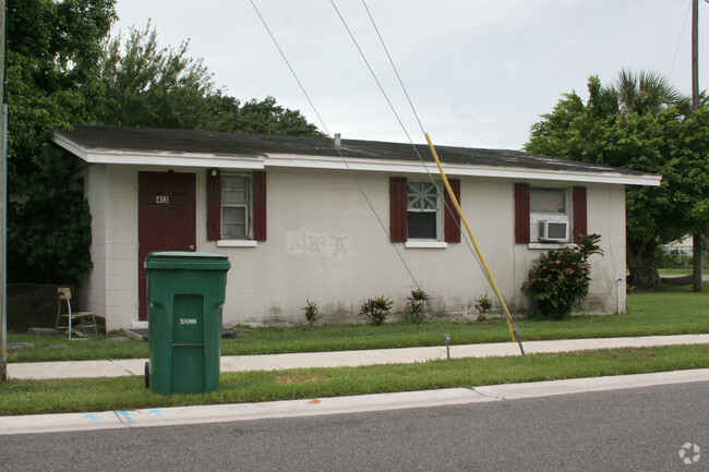 Building Photo - 413 12th St W