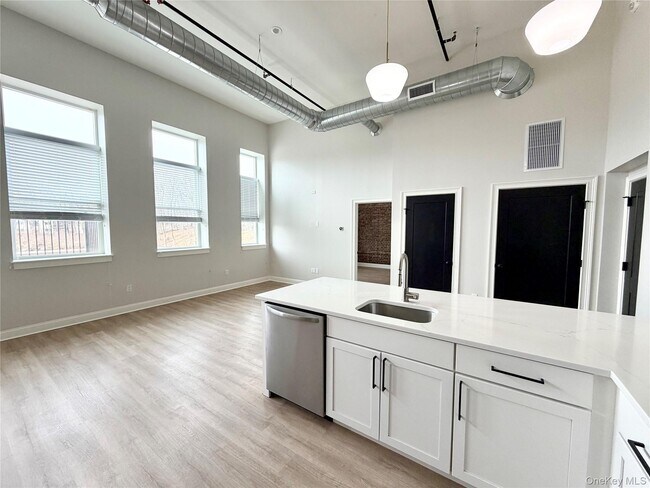 Building Photo - 17 Anya Ct