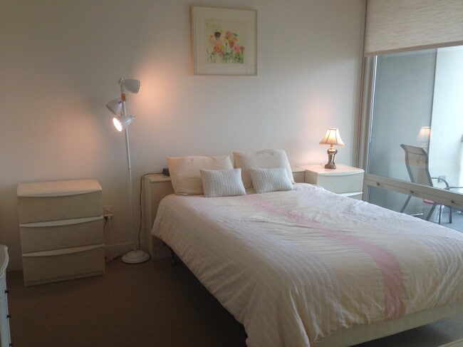 Bedroom - 1570 Elmwood Ave