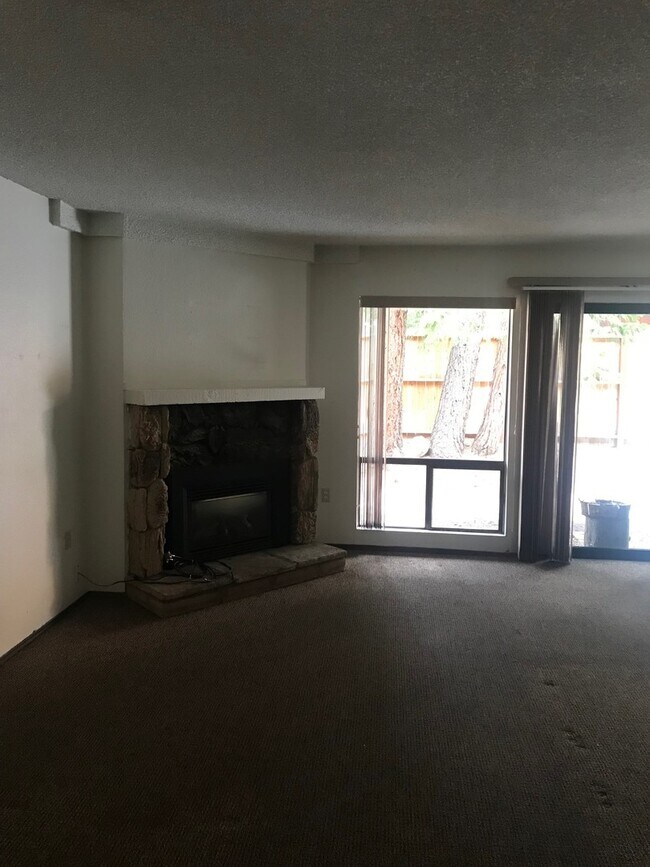 Building Photo - Spacious Condo Near Heavenly - Long Term Rental