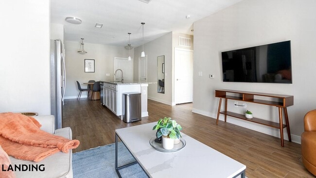 Building Photo - 215 Hunters Lk Wy