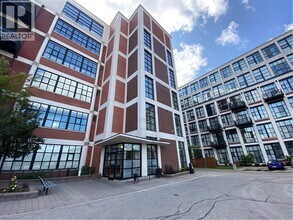 Building Photo - 404 King St W