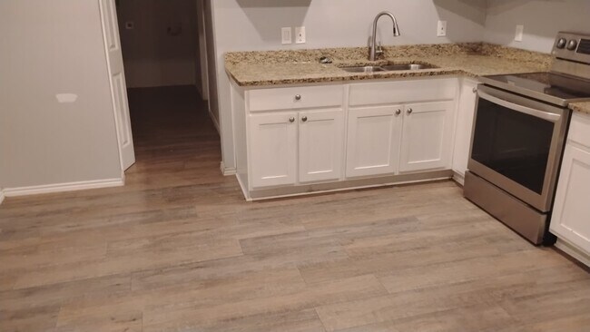 Foto del edificio - 211 W Huff Ave