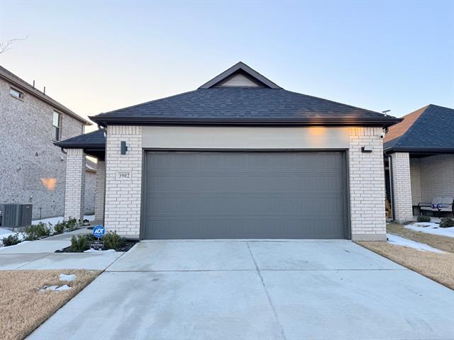 Building Photo - 3902 White Rock Dr