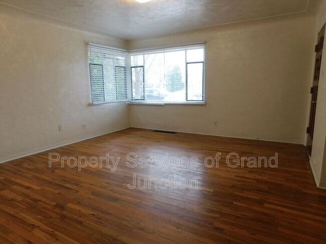 Foto del edificio - 742 Bunting Ave