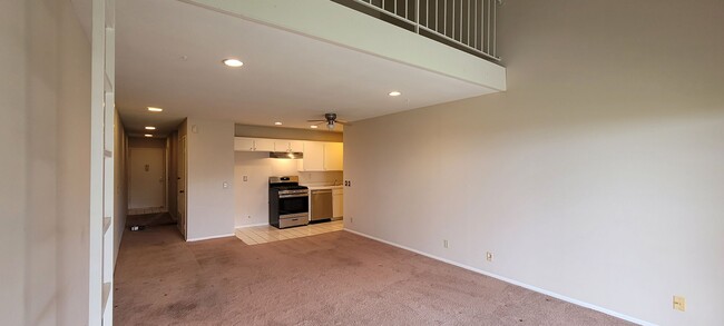 Building Photo - 3rd Floor Surfside III 2+2 Condo w/ Specta...