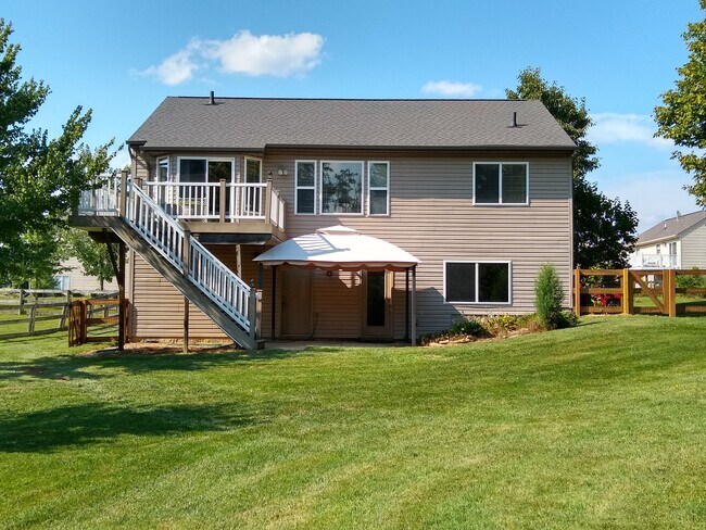Fenced Back yard - 1449 Urlage Dr