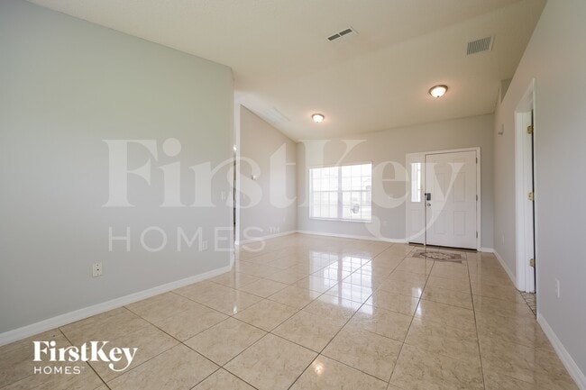 Building Photo - 827 Massy Ct