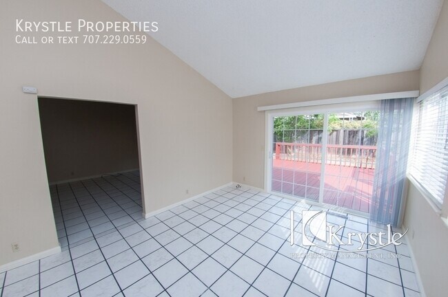 Foto del edificio - Lovely, spacious, single-level home with o...