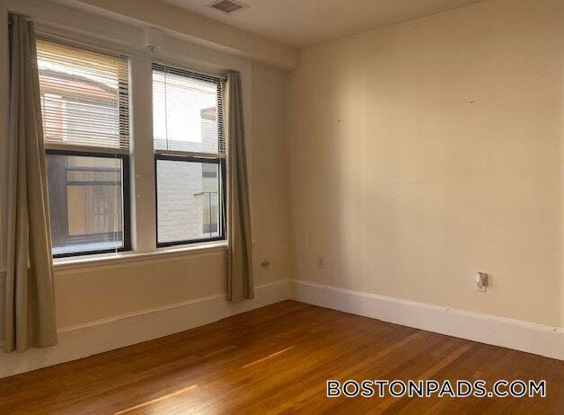 Foto del edificio - 881 Massachusetts Ave