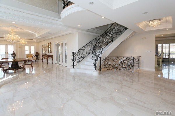 Foto del edificio - 36 Shore Cliff Pl