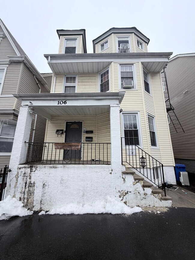 Building Photo - 106 N 16th St