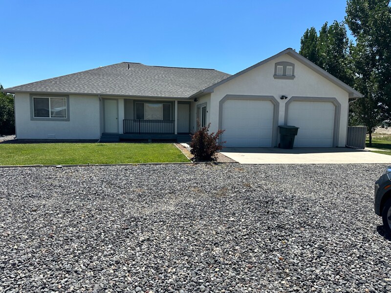 Foto principal - 1168 Mustang Ln