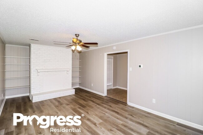 Building Photo - 2099 Woodfield Park Rd