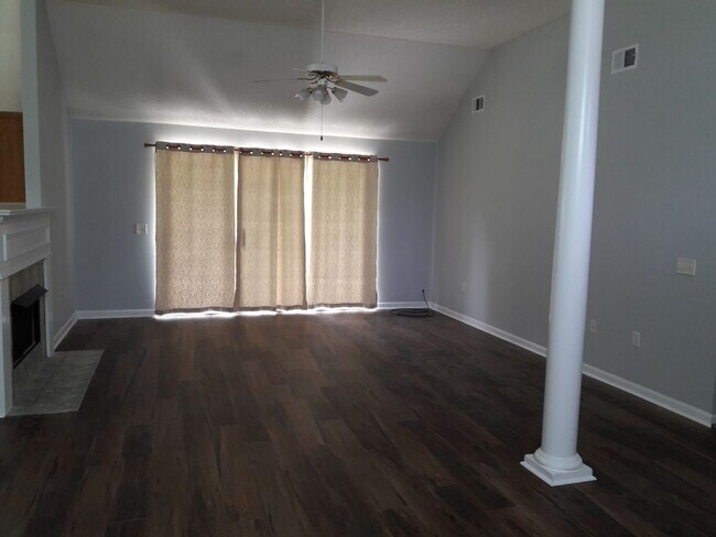 Building Photo - 119 Raindance Rd 3-bedroom, 2-bath Pooler ...
