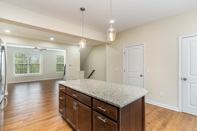 Building Photo - 489 S Arlington Rd