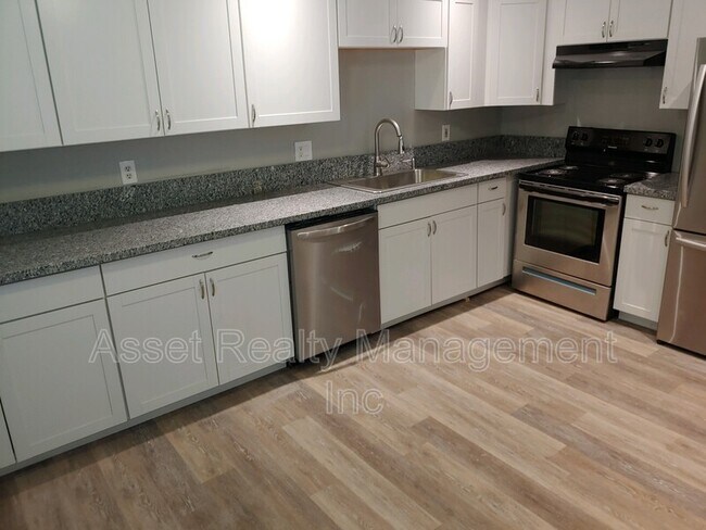 Foto del edificio - 716 Shadycrest Dr