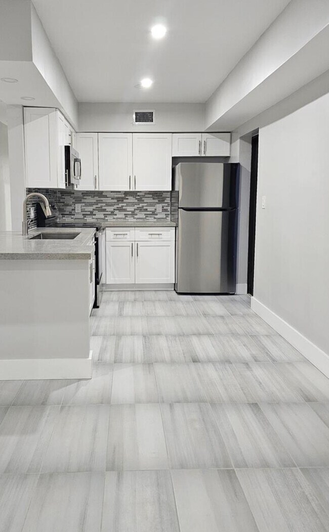 Foto del edificio - 1680 NW 128th St